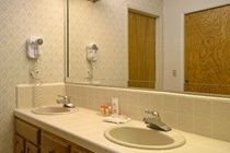 Howard Johnson Monterey Bagian luar foto